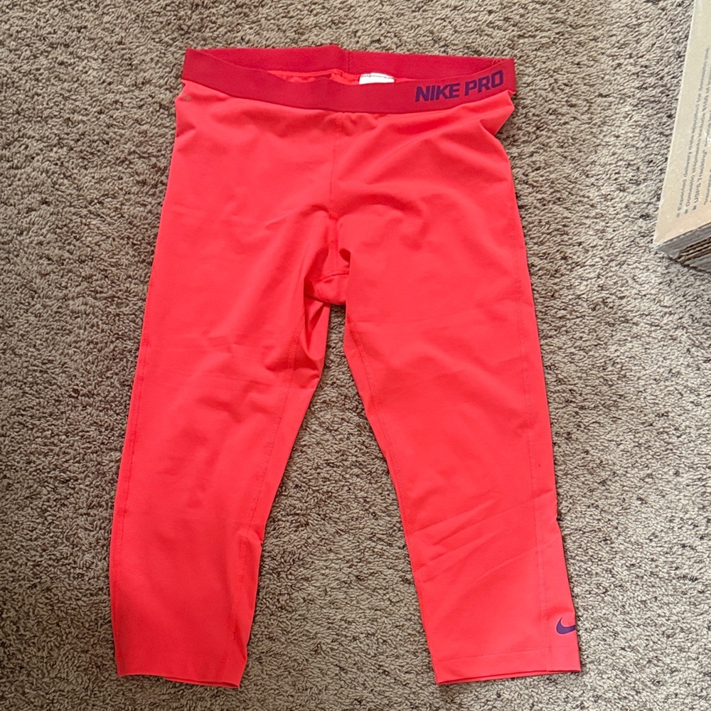 Women's Nike Pro quarter/capri Leggings